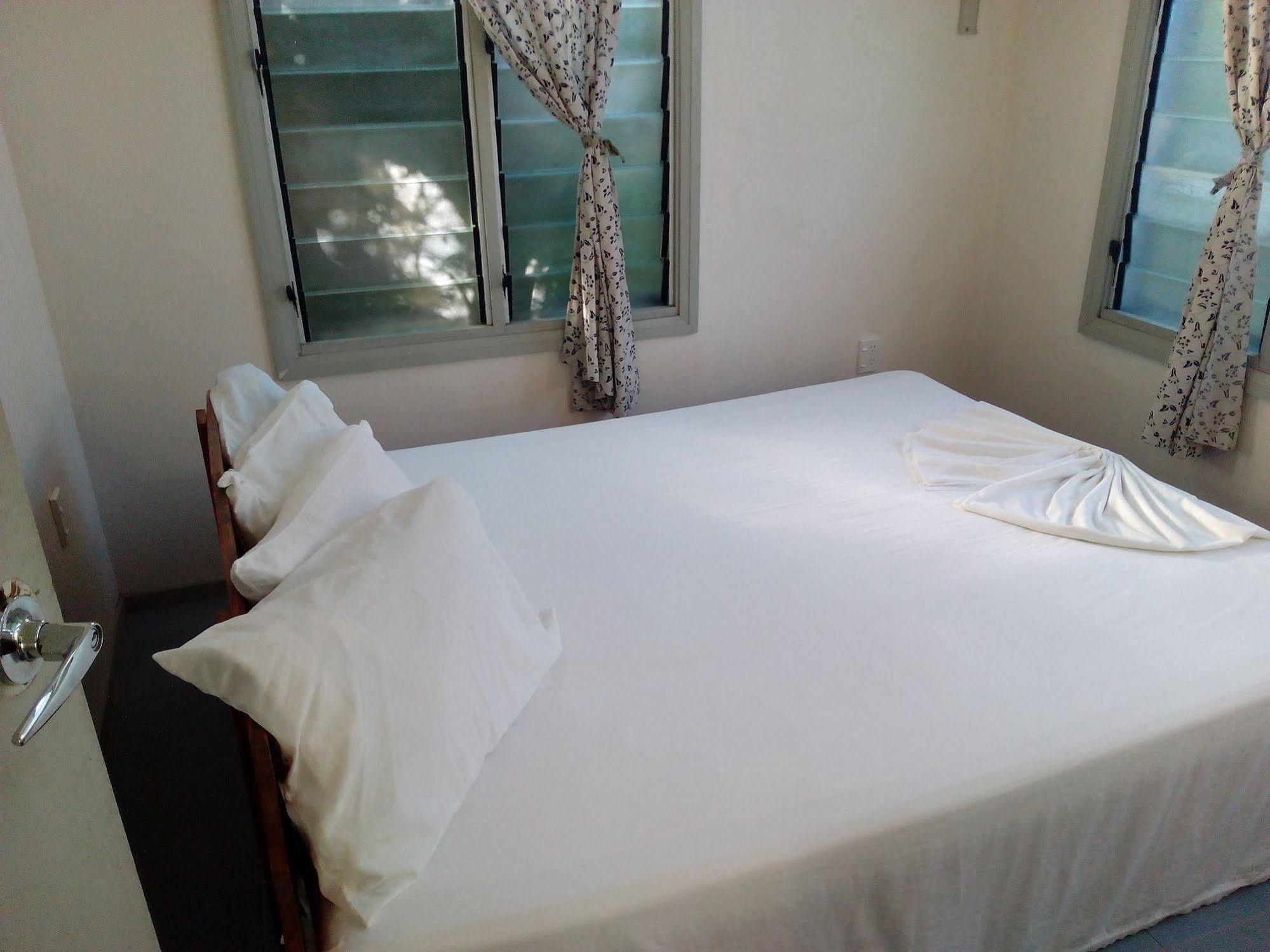 Manase Vacations Beach Fale酒店 外观 照片