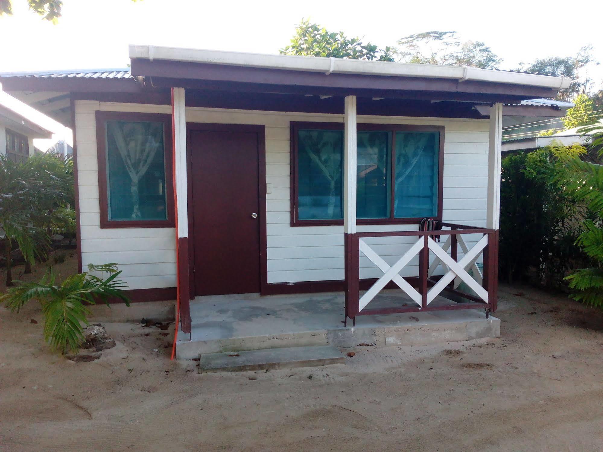 Manase Vacations Beach Fale酒店 外观 照片