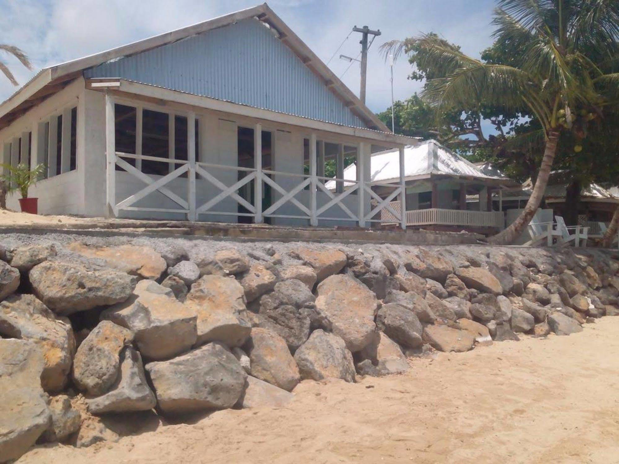 Manase Vacations Beach Fale酒店 外观 照片