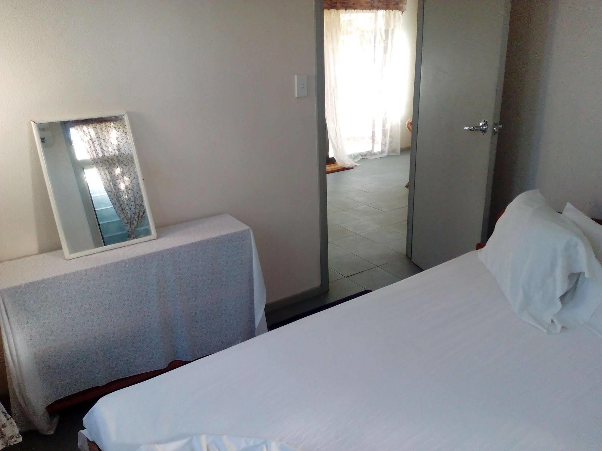 Manase Vacations Beach Fale酒店 外观 照片